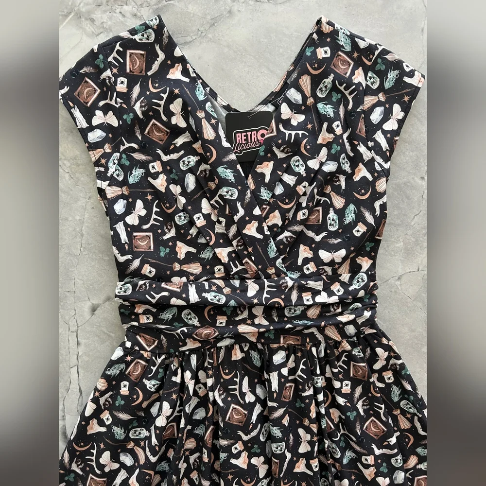 NWT Retrolicious Dark Academia Dress Size 4X - Picture 2 of 5